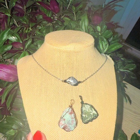 New in show - Picture 2 of 4